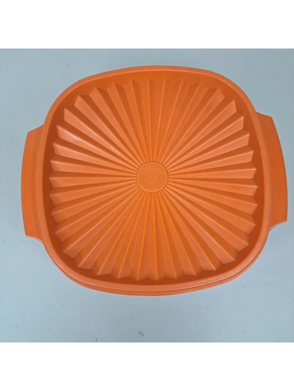 Vintage Tupperware Orange Servalier Square Bowl 838-3 Lid 839-2